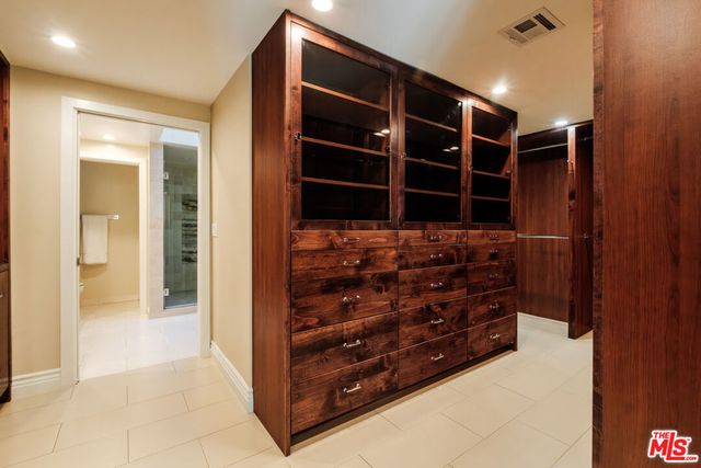 4975 Queen Florence Lane, Woodland Hills, CA 91364