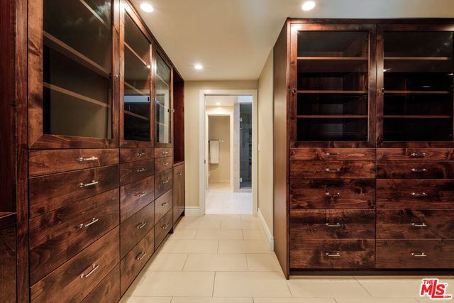 4975 Queen Florence Lane, Woodland Hills, CA 91364