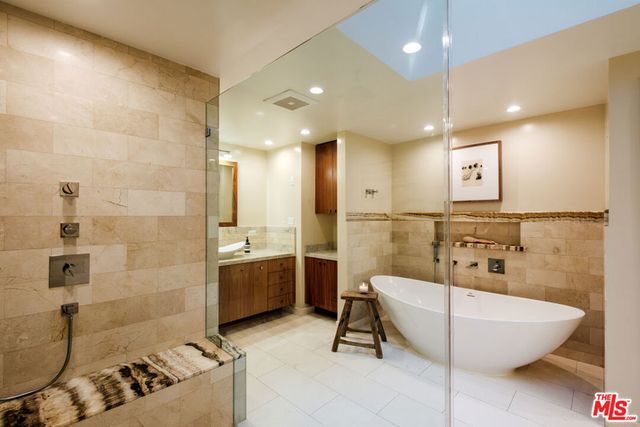 4975 Queen Florence Lane, Woodland Hills, CA 91364