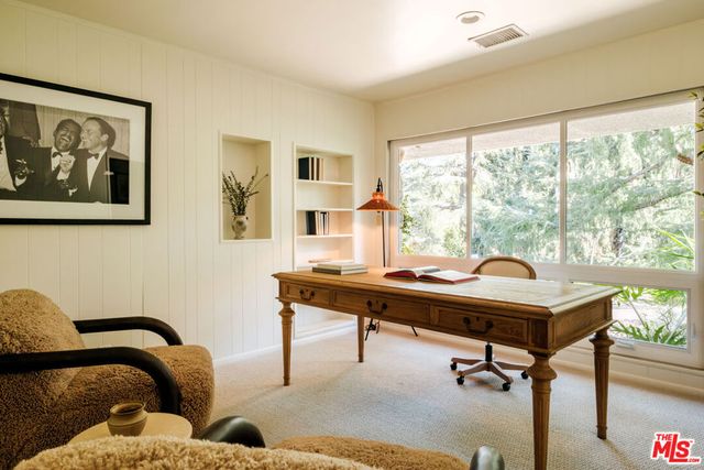 4975 Queen Florence Lane, Woodland Hills, CA 91364