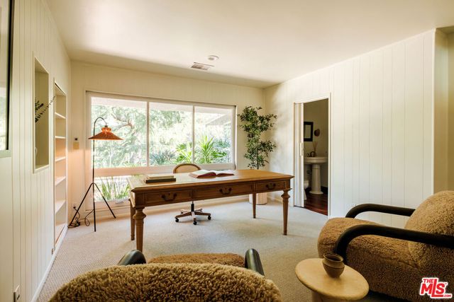 4975 Queen Florence Lane, Woodland Hills, CA 91364