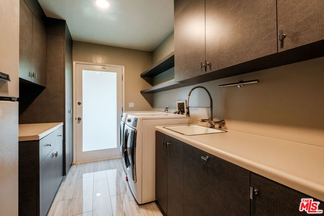 4975 Queen Florence Lane, Woodland Hills, CA 91364