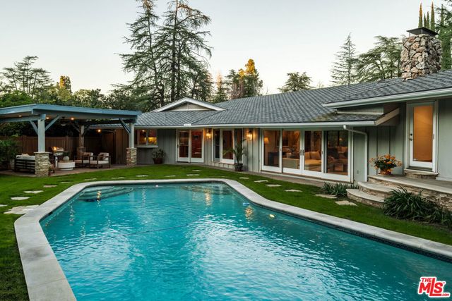 4975 Queen Florence Lane, Woodland Hills, CA 91364