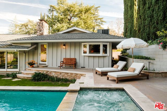 4975 Queen Florence Lane, Woodland Hills, CA 91364