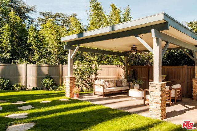 4975 Queen Florence Lane, Woodland Hills, CA 91364