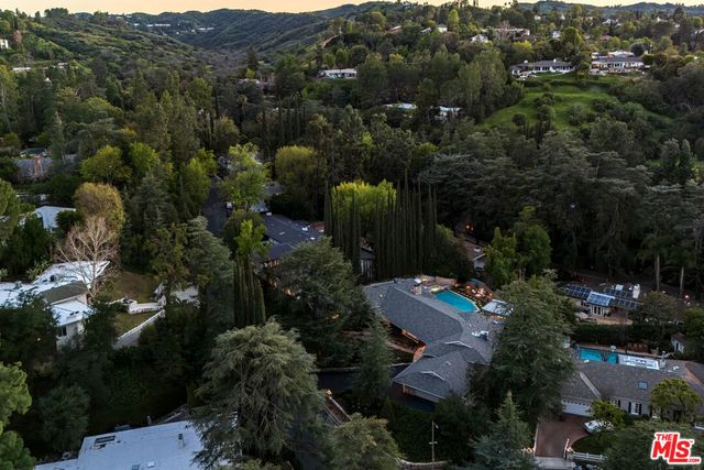 4975 Queen Florence Lane, Woodland Hills, CA 91364