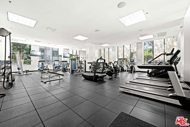 10724 Wilshire Boulevard 1001, Los Angeles, CA 90024