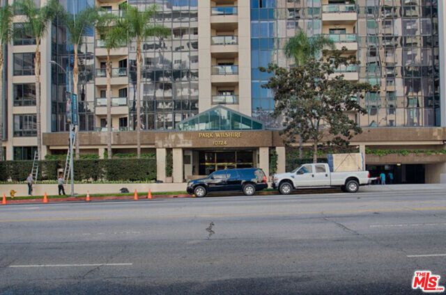 10724 Wilshire Boulevard 1001, Los Angeles, CA 90024