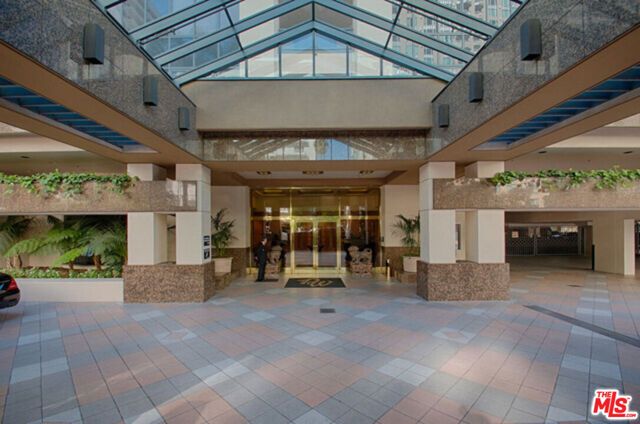 10724 Wilshire Boulevard 1001, Los Angeles, CA 90024