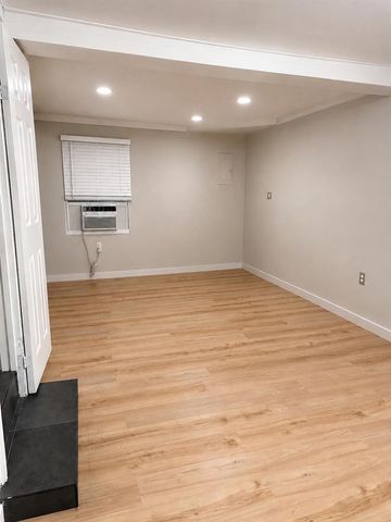 1329 NE 5th Avenue 1, Fort Lauderdale, FL 33304
