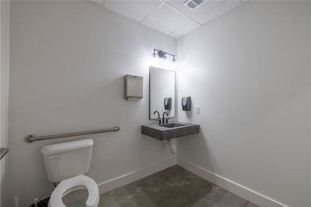 202 SE 6th Street Suite 101, Bentonville, AR 72712