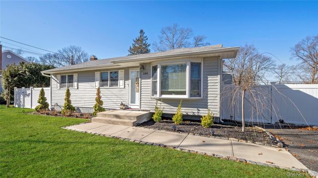 144 Avenue A, Holbrook, NY 11741