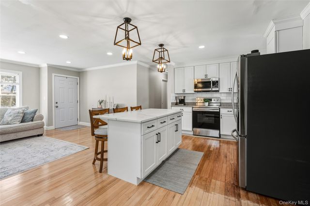 144 Avenue A, Holbrook, NY 11741