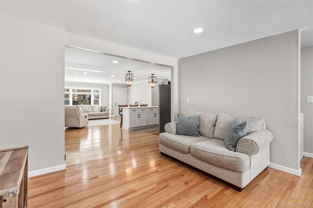 144 Avenue A, Holbrook, NY 11741