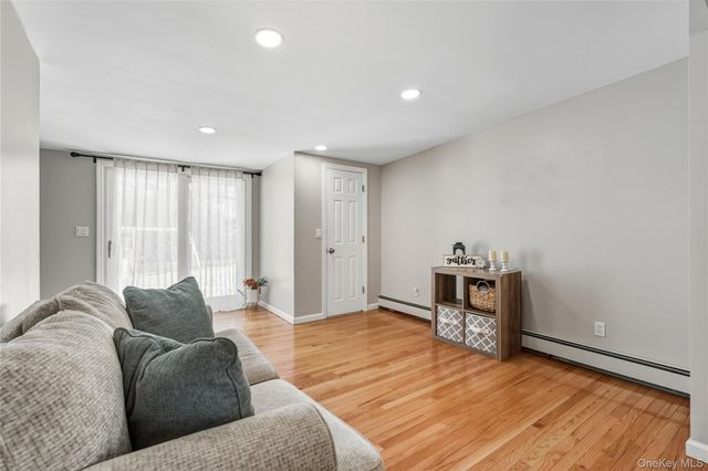 144 Avenue A, Holbrook, NY 11741