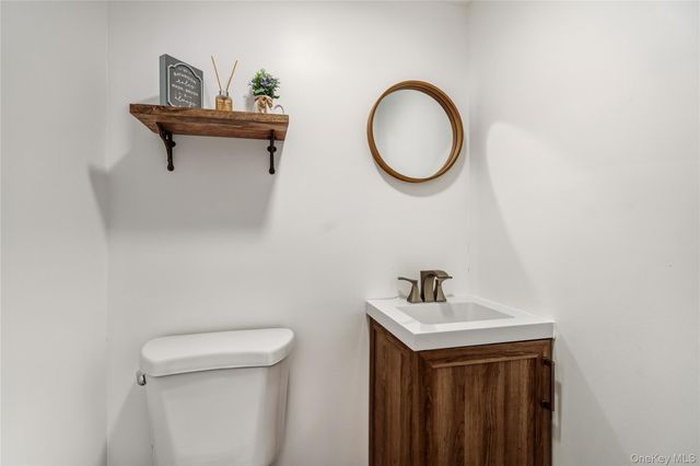 144 Avenue A, Holbrook, NY 11741