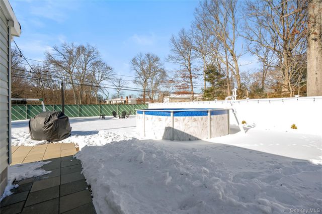 144 Avenue A, Holbrook, NY 11741