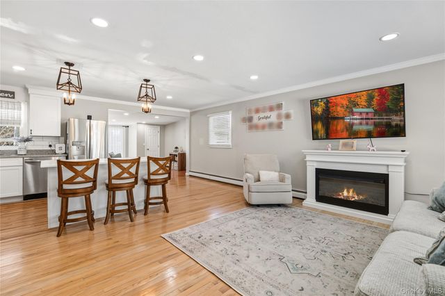 144 Avenue A, Holbrook, NY 11741