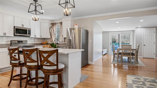 144 Avenue A, Holbrook, NY 11741