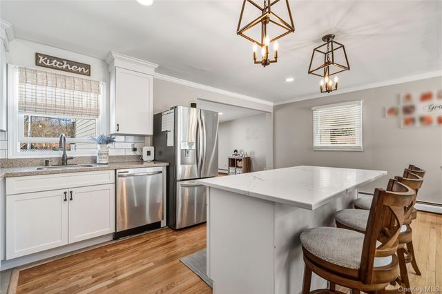 144 Avenue A, Holbrook, NY 11741