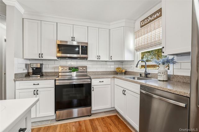 144 Avenue A, Holbrook, NY 11741