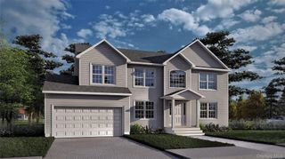 22 Avenue E, Holbrook, NY 11741