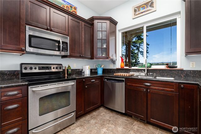 860 E Sunset Road, Shelton, WA 98584