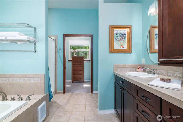 860 E Sunset Road, Shelton, WA 98584
