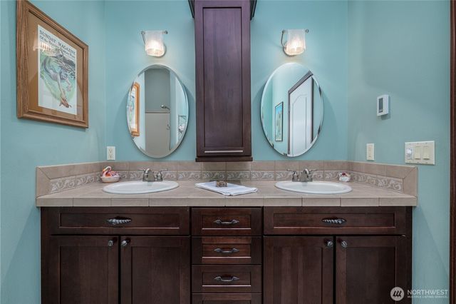 860 E Sunset Road, Shelton, WA 98584