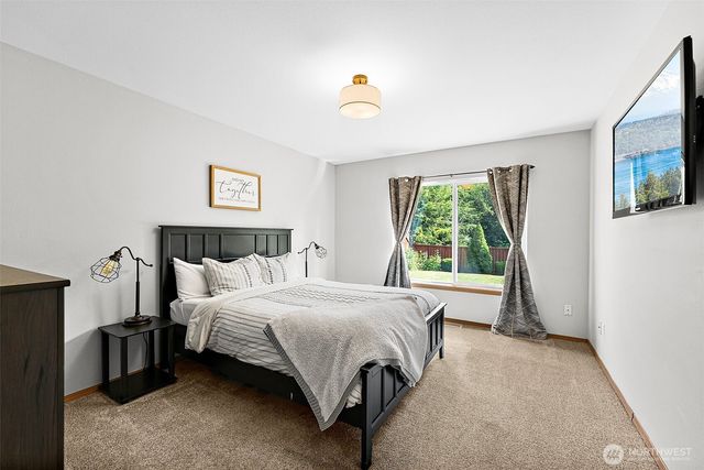 209 Groff Avenue NW, Orting, WA 98360