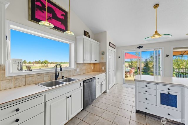 288 Meadowlark Lane, Touchet, WA 99360