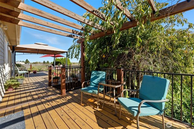 288 Meadowlark Lane, Touchet, WA 99360