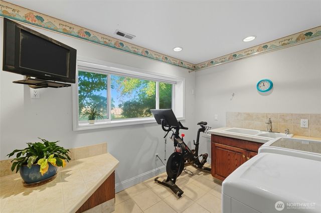 288 Meadowlark Lane, Touchet, WA 99360