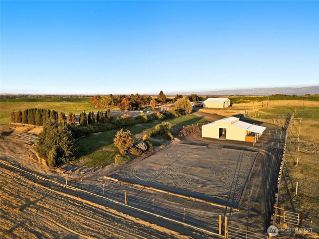 288 Meadowlark Lane, Touchet, WA 99360
