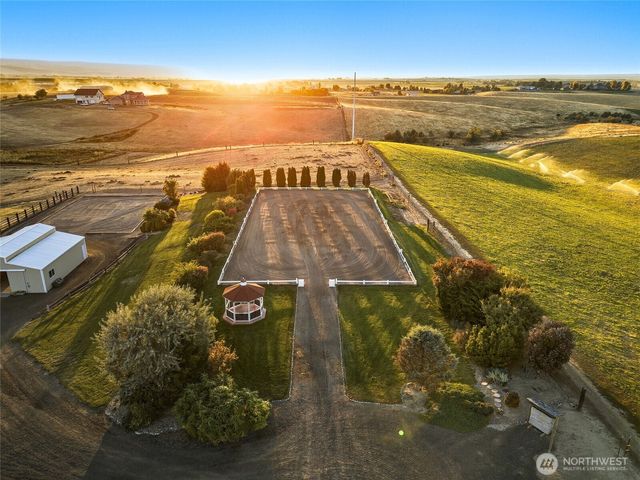 288 Meadowlark Lane, Touchet, WA 99360