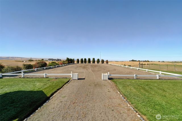 288 Meadowlark Lane, Touchet, WA 99360