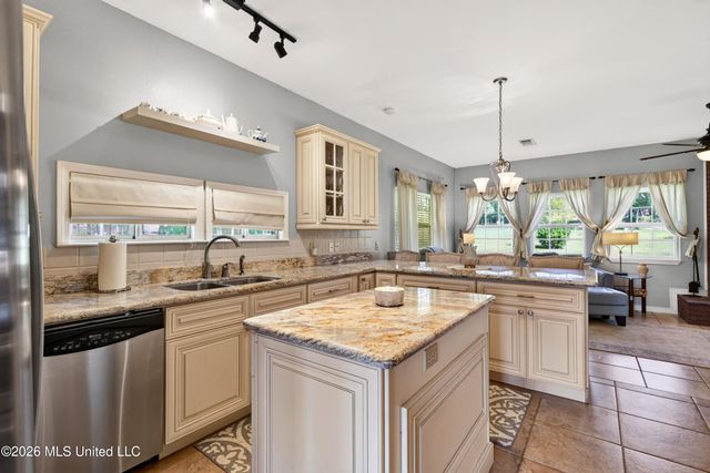 56113 E Diamondhead Drive, Diamondhead, MS 39525