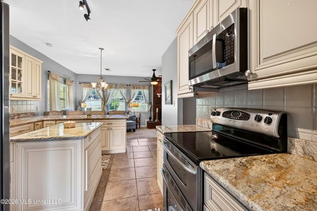 56113 E Diamondhead Drive, Diamondhead, MS 39525