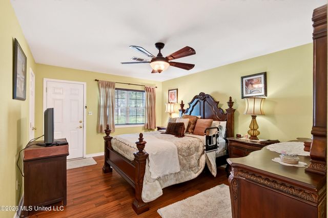56113 E Diamondhead Drive, Diamondhead, MS 39525