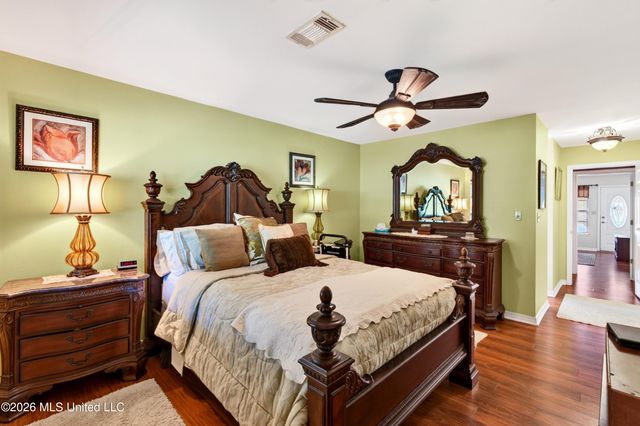 56113 E Diamondhead Drive, Diamondhead, MS 39525