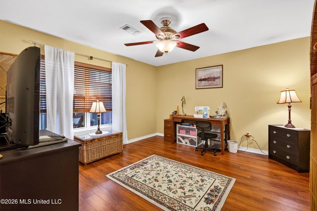 56113 E Diamondhead Drive, Diamondhead, MS 39525