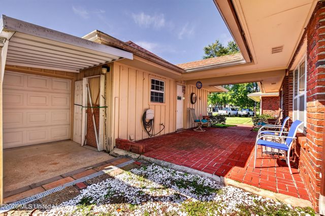 56113 E Diamondhead Drive, Diamondhead, MS 39525