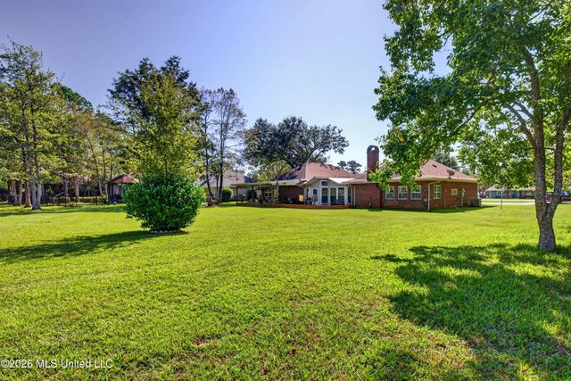 56113 E Diamondhead Drive, Diamondhead, MS 39525