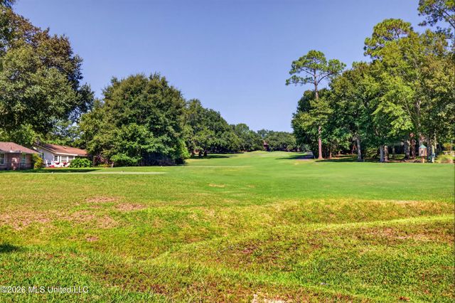 56113 E Diamondhead Drive, Diamondhead, MS 39525