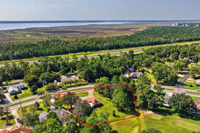 56113 E Diamondhead Drive, Diamondhead, MS 39525