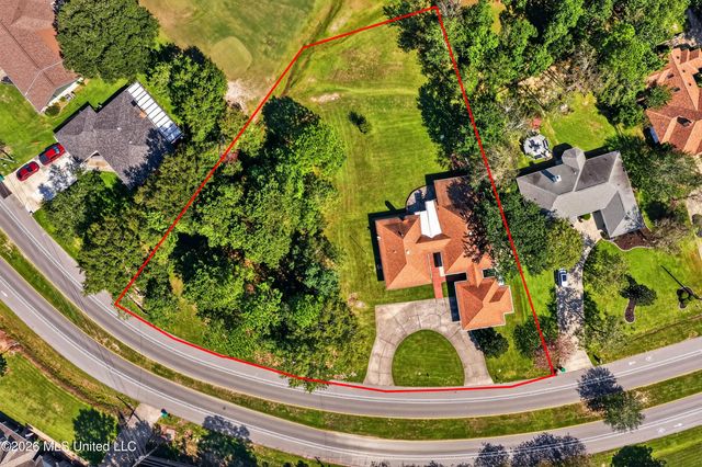 56113 E Diamondhead Drive, Diamondhead, MS 39525