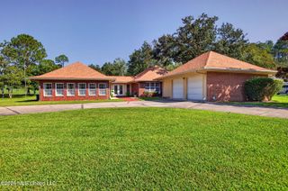 56113 E Diamondhead Drive, Diamondhead, MS 39525