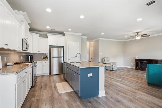 5770 Highland Hills Boulevard, Iowa, LA 70647