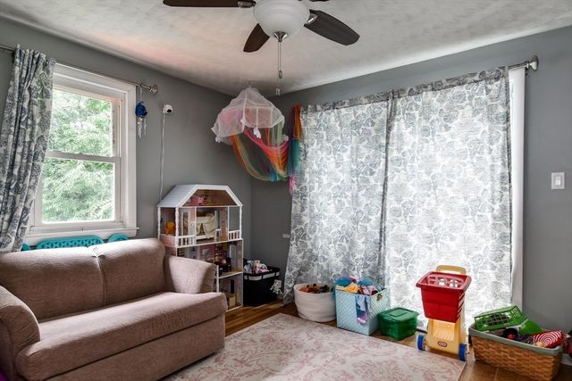 758 Rathbun St, Blackstone, MA 01504