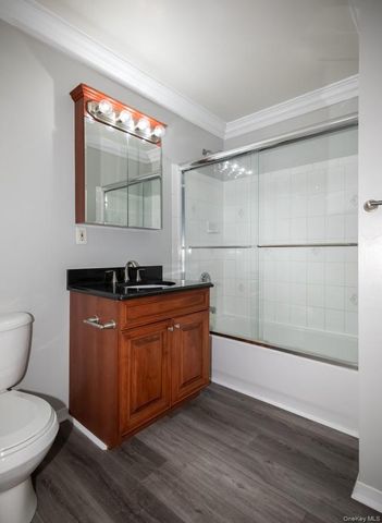 30 Overlook Drive 30, Farmingville, NY 11738